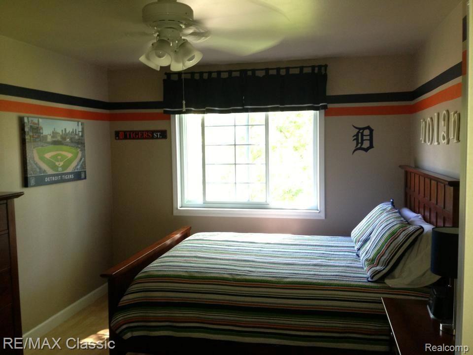 22415 Chestnut Tree Novi, MI 48375 - Photo 16 of 28 Chestnut Tree bedroom 2.jpg