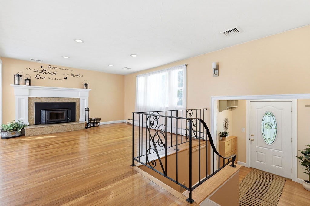 392 Cedar Street Hanover, MA 02339 - Photo 4 of 42