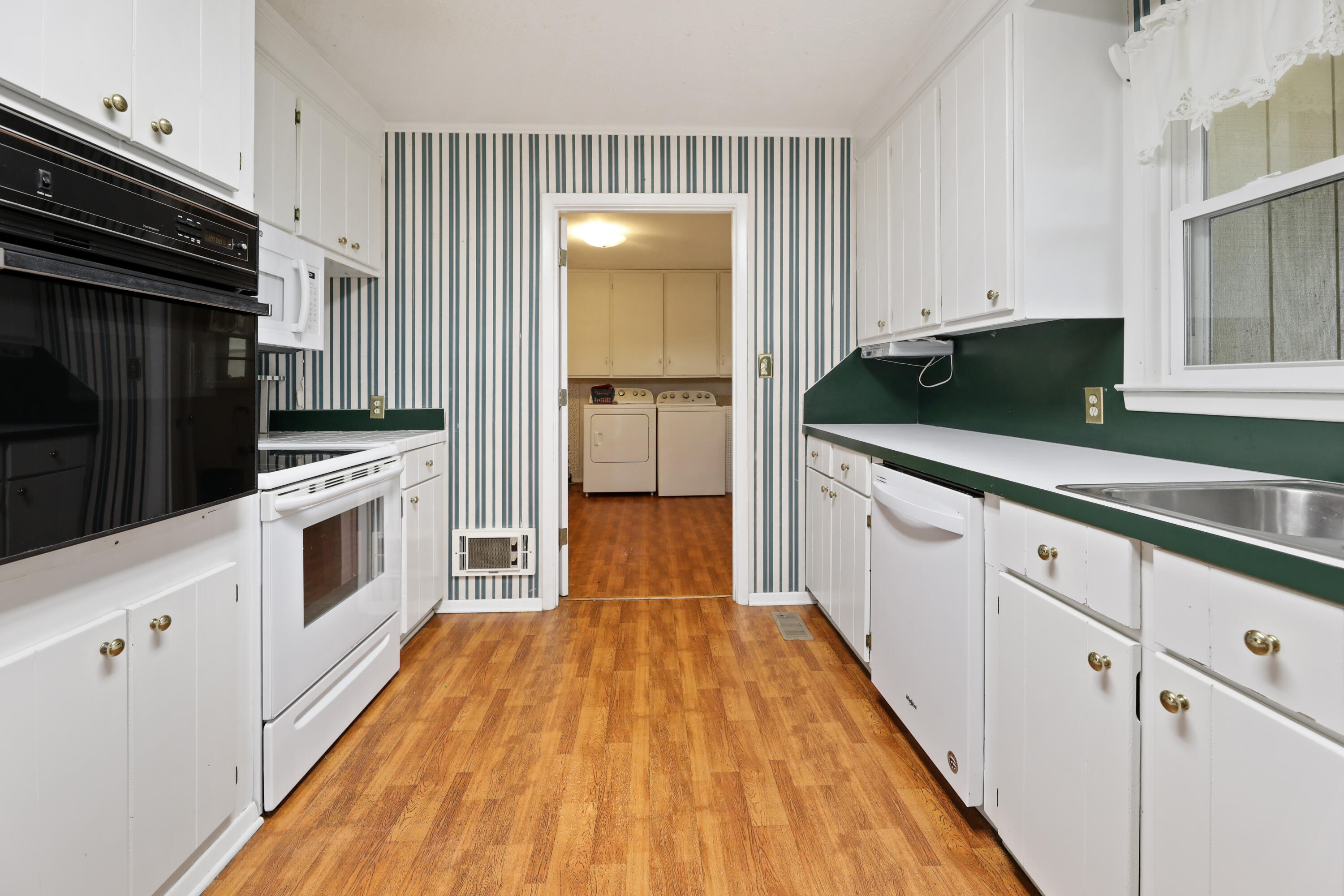 1636 Pinopolis Road Moncks Corner, SC 29461 - Photo 10 of 34 07