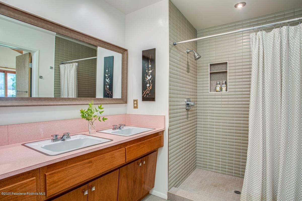1251 Meadowbrook Road Altadena, CA 91001 - Photo 23 of 29 MLS0025