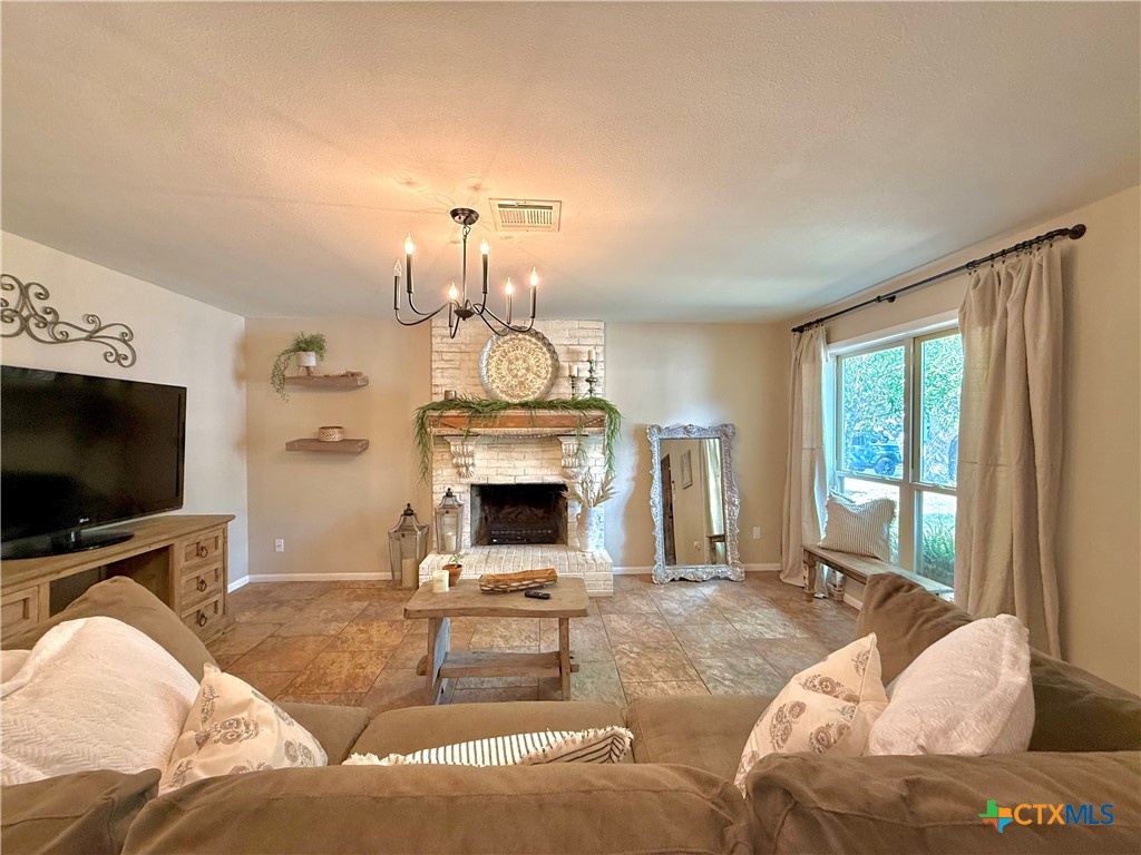 109 Perth Road Victoria, TX 77904 - Photo 6 of 45 Gallery Image 6