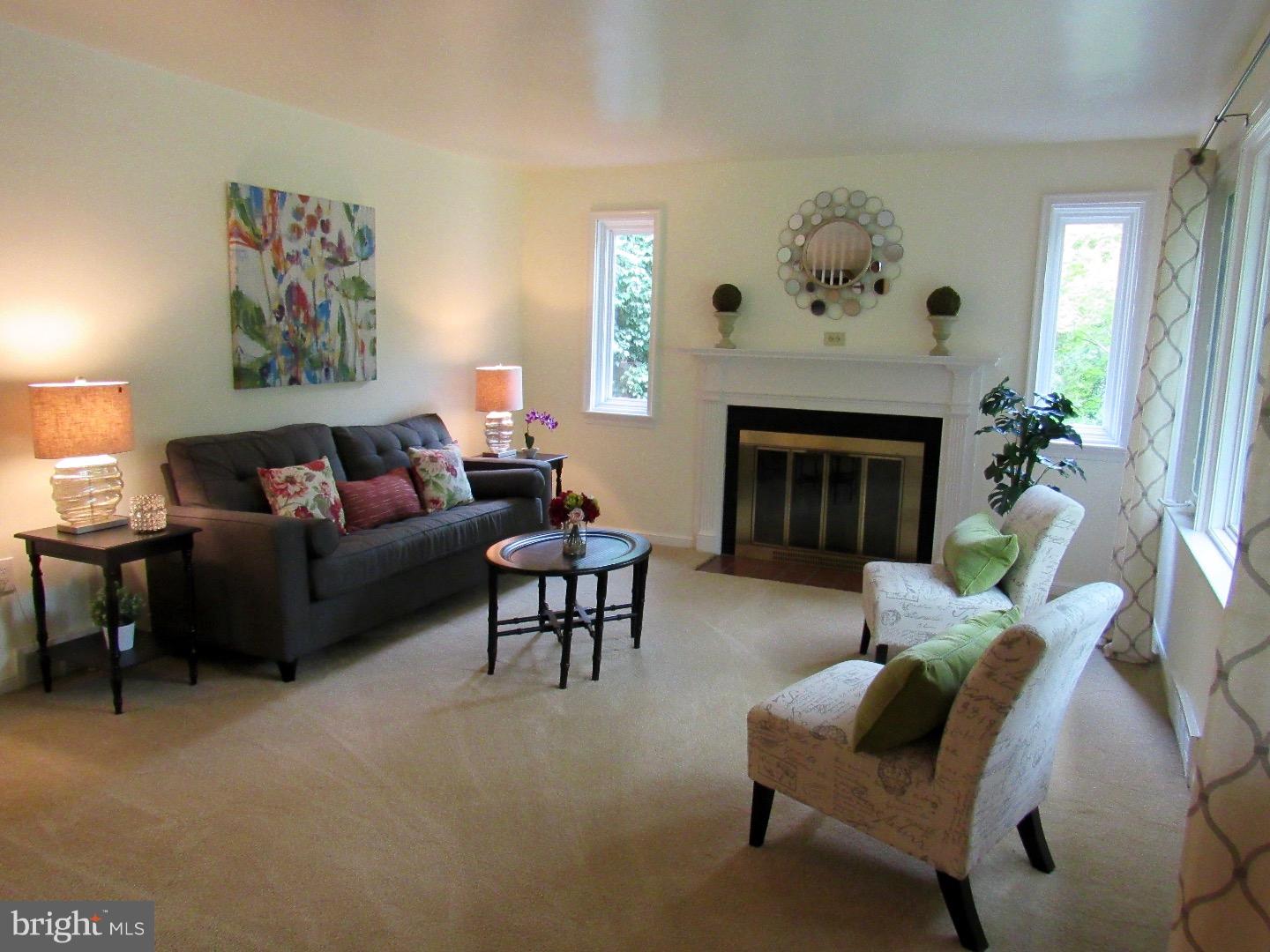 112 Yale Square Swarthmore, PA 19081 - Photo 2 of 21 Living Room