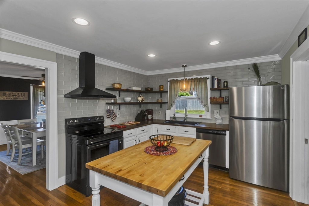 138 Vining Hill Road Southwick, MA 01077 - Photo 8 of 32