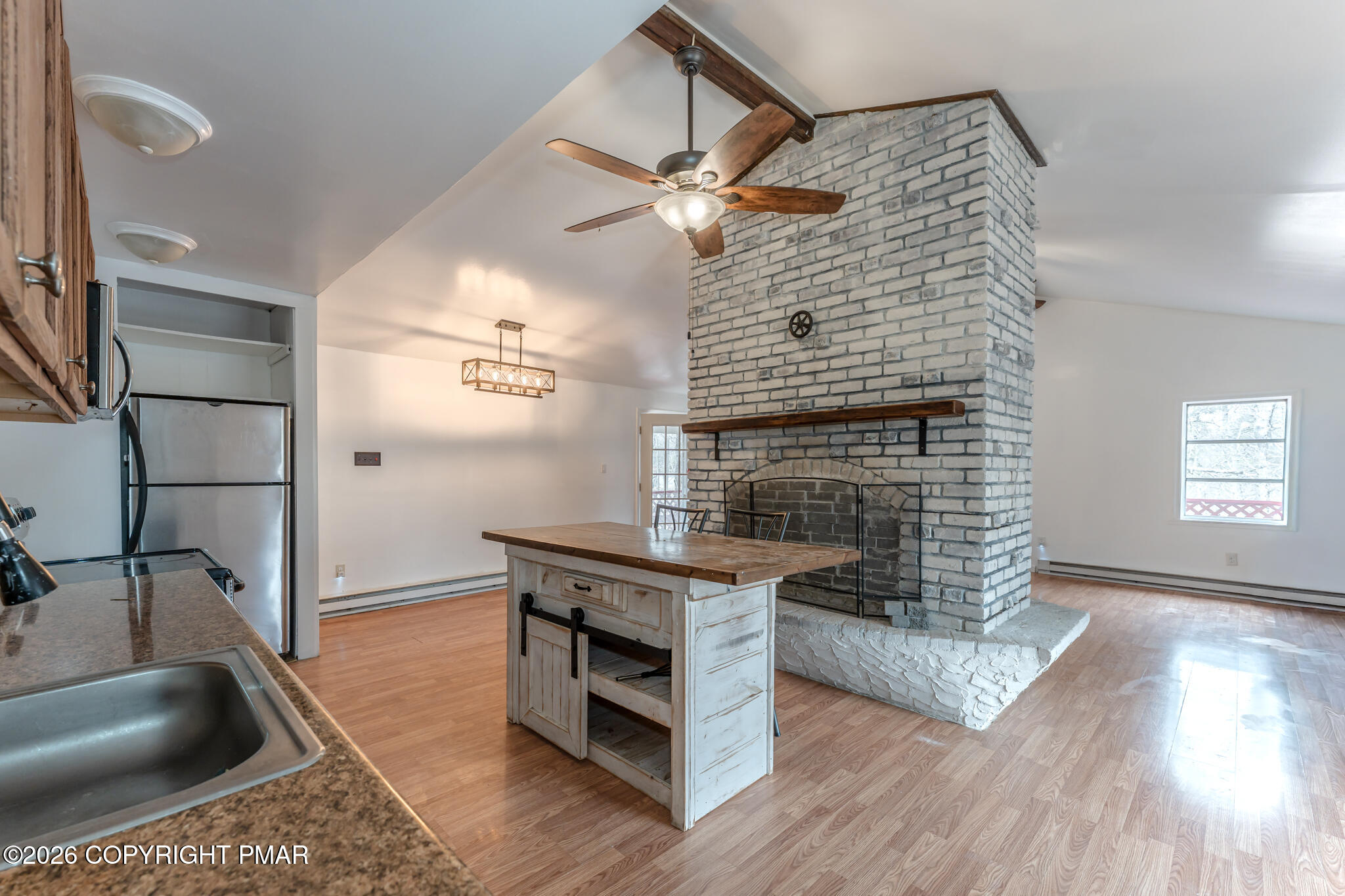 484 Mallard Lane Bushkill, PA 18324 - Photo 5 of 60 484-Mallard-122