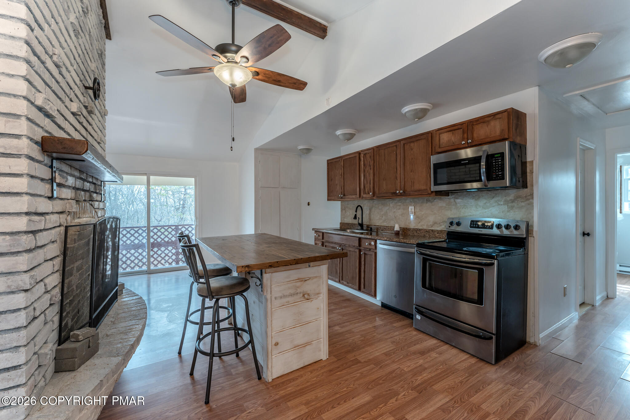 484 Mallard Lane Bushkill, PA 18324 - Photo 7 of 60 484-Mallard-123