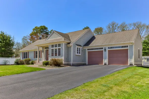 $869,000 | 14 Sheffield Place, Mashpee, MA 02649