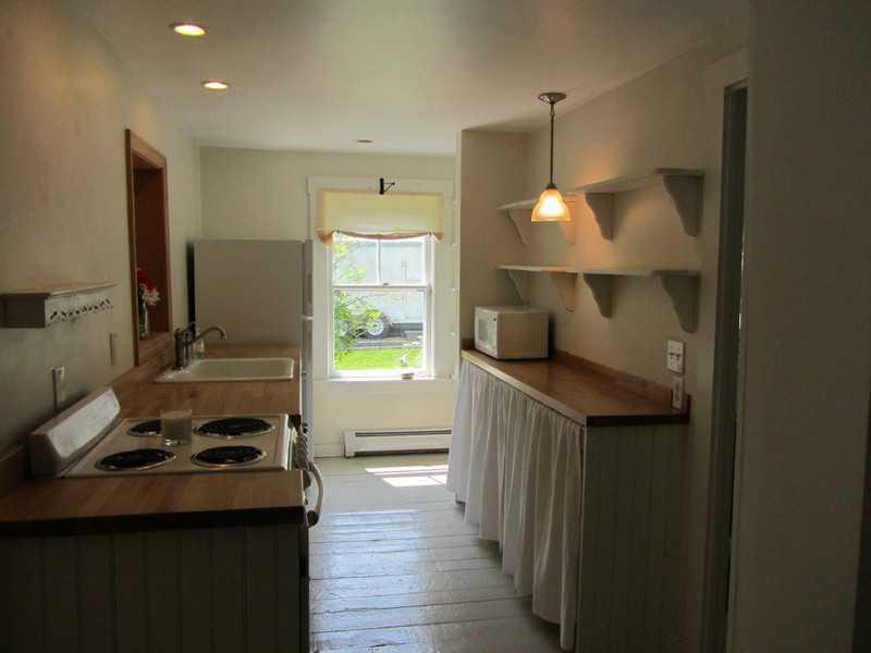 20 Hammond Road Damariscotta, ME 04543 - Photo 5 of 25 Kitchen. This kitchen is very...