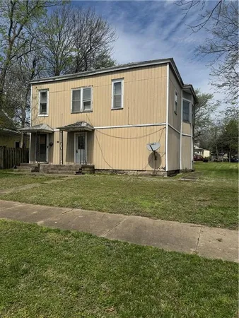 $75,000 | 121 West 7th Avenue, Garnett, KS 66032