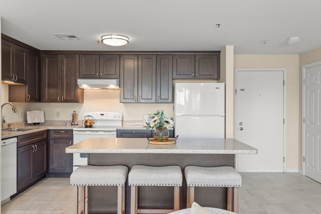 38 Dunham Road, Unit 204 Beverly, MA 01915 - Photo 2 of 27