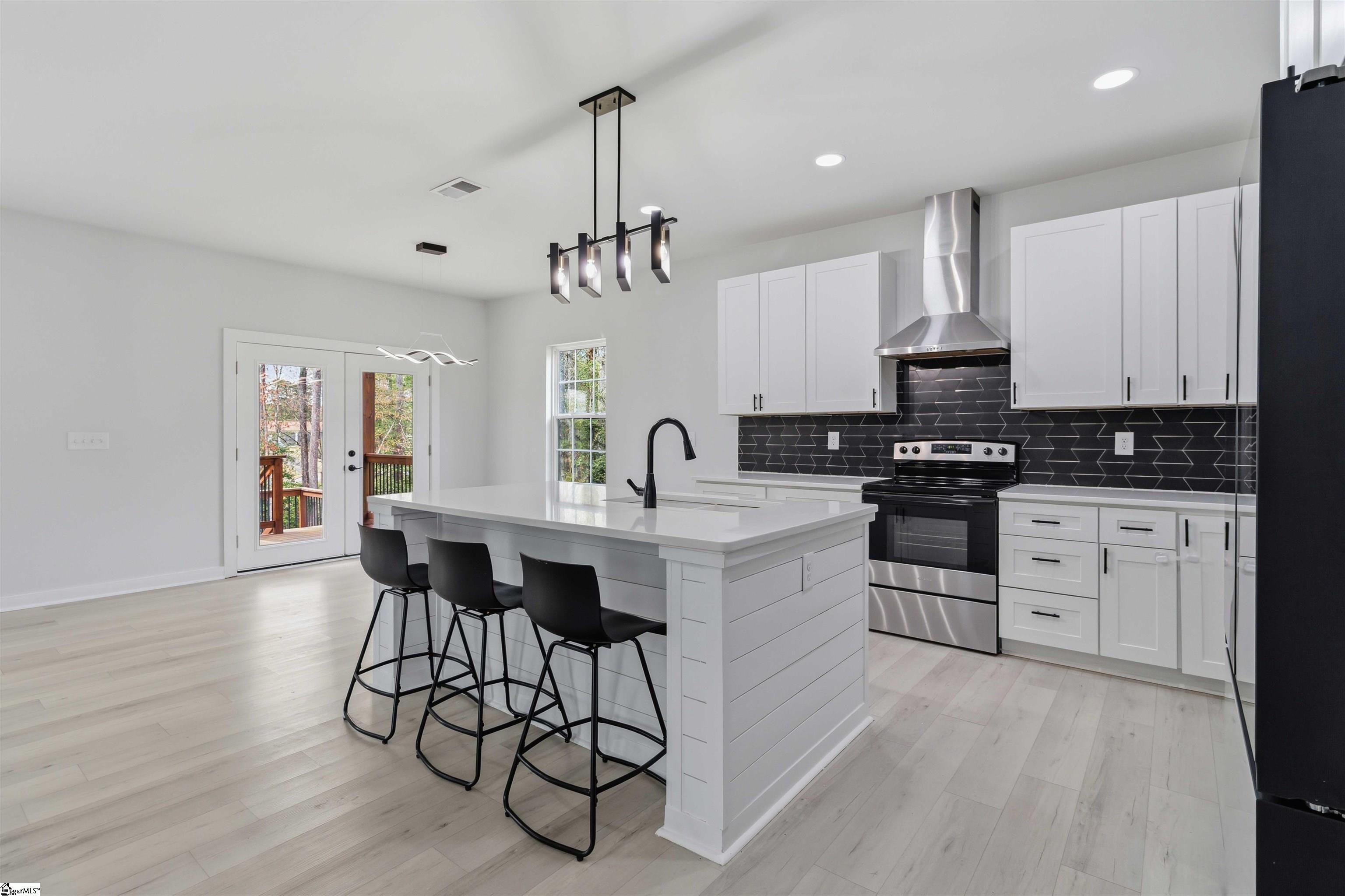 128 Rockmont Road Easley, SC 29640 - Photo 7 of 27