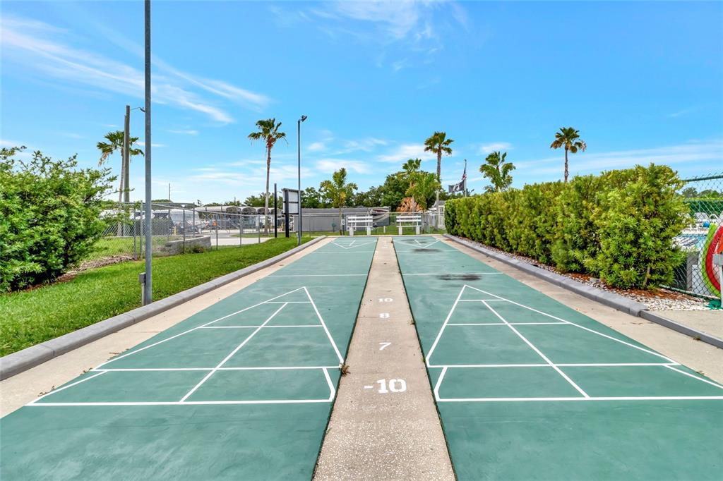 20285 Highway 27, Unit 38 Clermont, FL 34715 - Photo 33 of 33 a view of a tennis court