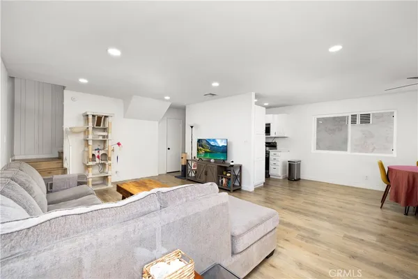 $589,000 | 10757 Hortense Street, Unit 307, North Hollywood, CA 91602