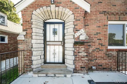 $165,000 | 6758 Kenwood Drive, St. Louis, MO 63121