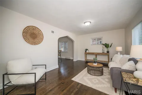 $165,000 | 6758 Kenwood Drive, St. Louis, MO 63121