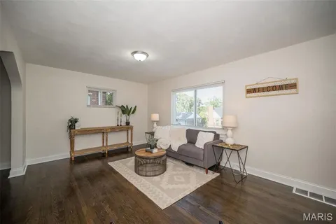 $165,000 | 6758 Kenwood Drive, St. Louis, MO 63121