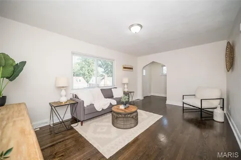 $165,000 | 6758 Kenwood Drive, St. Louis, MO 63121