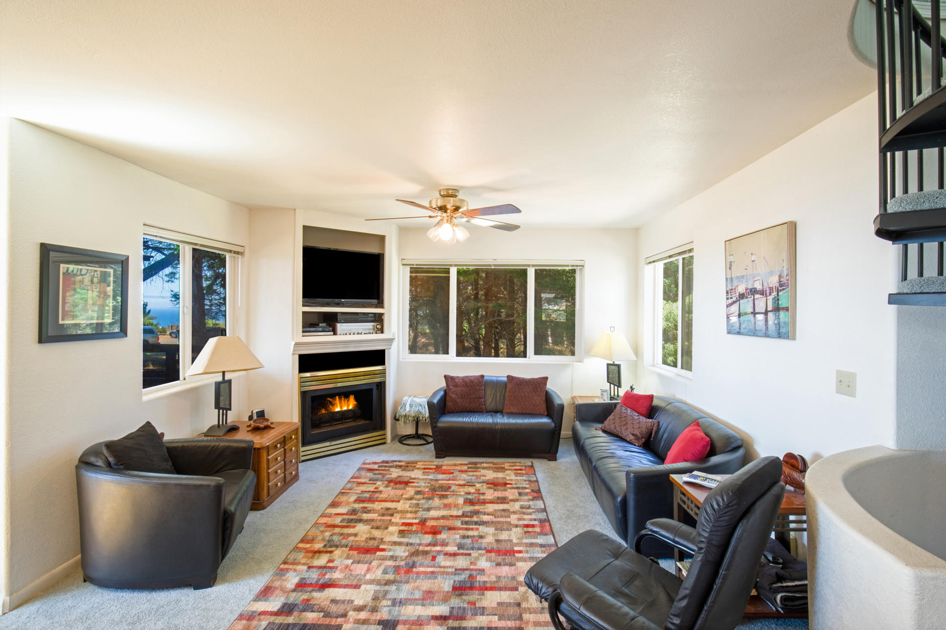 6 Seaview Point Shelter Cove, CA 95589 - Photo 3 of 14 2nd fl fr