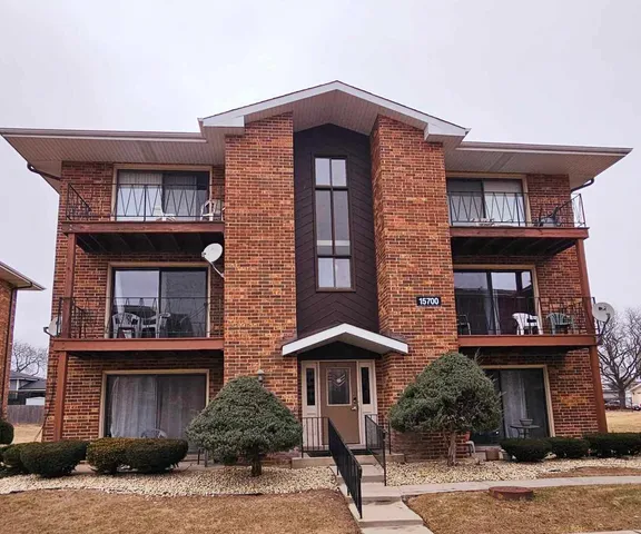 $850,000 | 15700 Reynolds Lane, Oak Forest, IL 60452