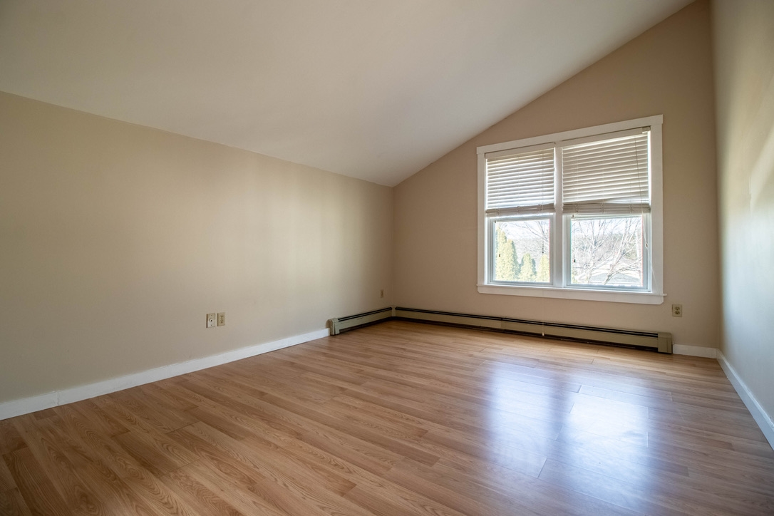 46 Church Street, Unit D Rochester, NH 03839 - Photo 11 of 17