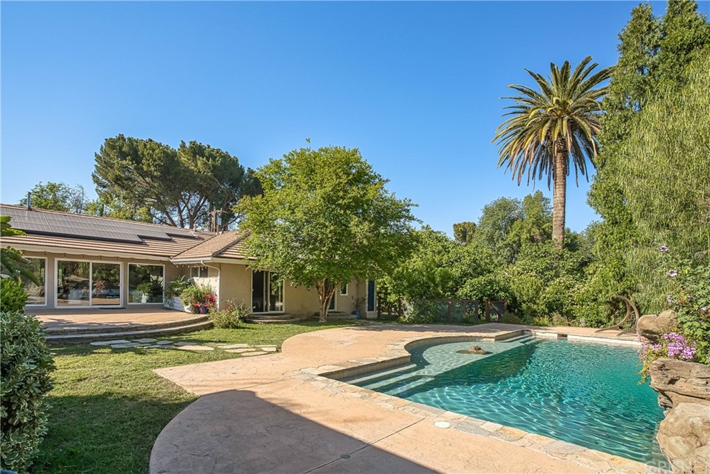 23744 Oakfield Road Hidden Hills, CA 91302 - Photo 29 of 41