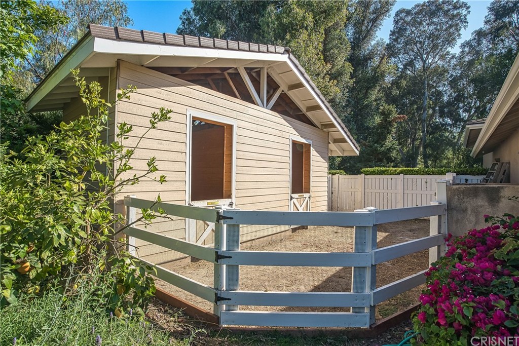 23744 Oakfield Road Hidden Hills, CA 91302 - Photo 34 of 41