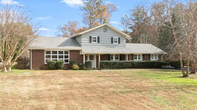 $399,900 | 210 Lakewood Drive, Tullahoma, TN 37388