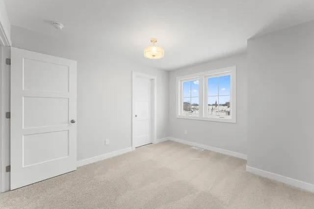 $679,900 | 11761 35th Street North, Lake Elmo, MN 55042