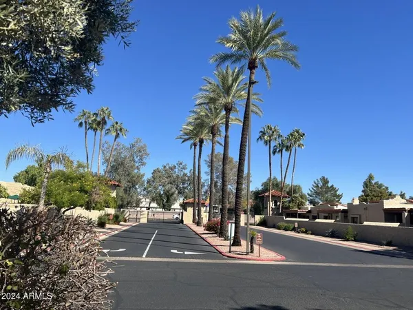 $2,100 | 16623 North 29th Drive, Phoenix, AZ 85053