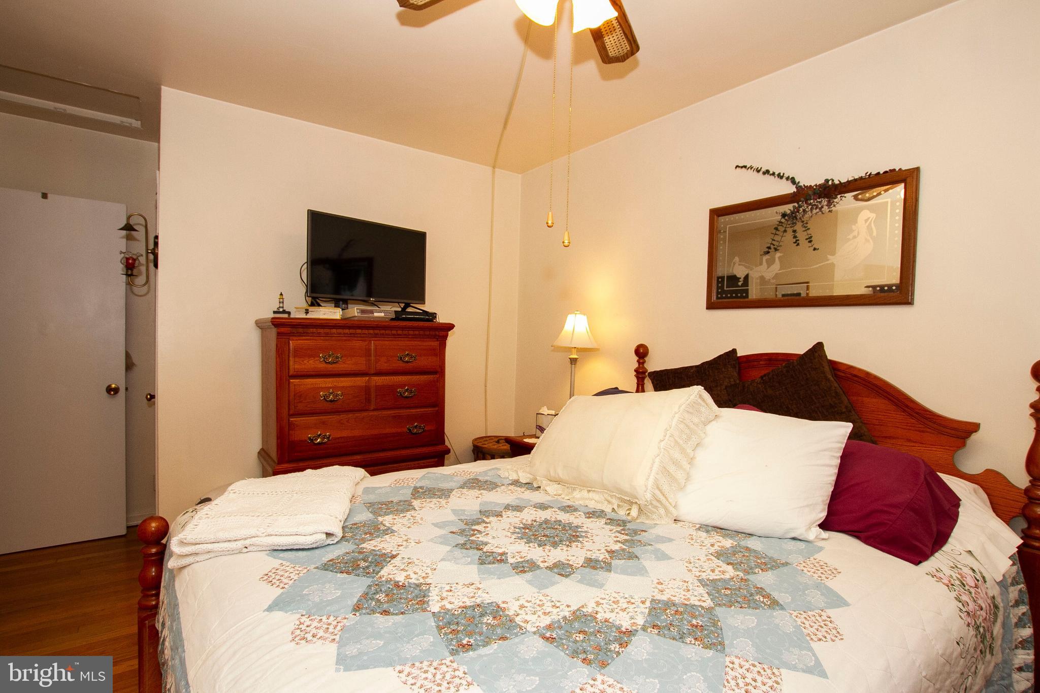 1727 Pin Oak Road Baltimore, MD 21234 - Photo 12 of 26 2ND BEROOM