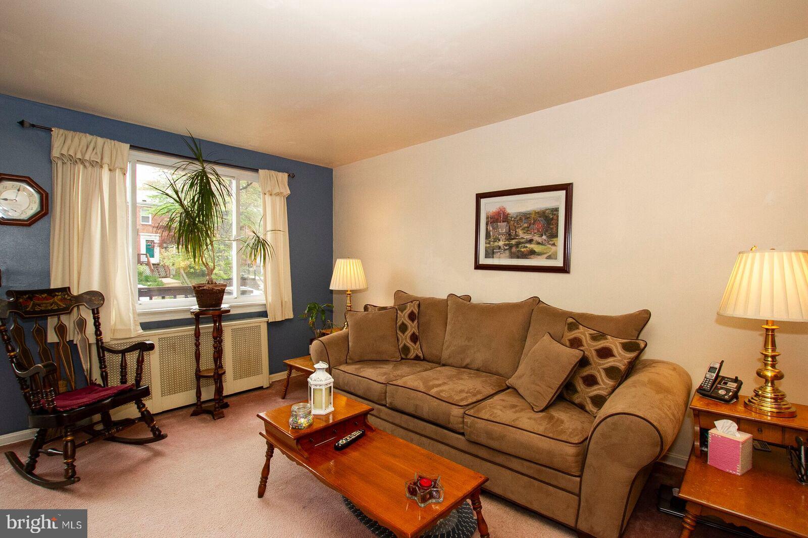 1727 Pin Oak Road Baltimore, MD 21234 - Photo 3 of 26 LARGE PICTURE WINDOW!!