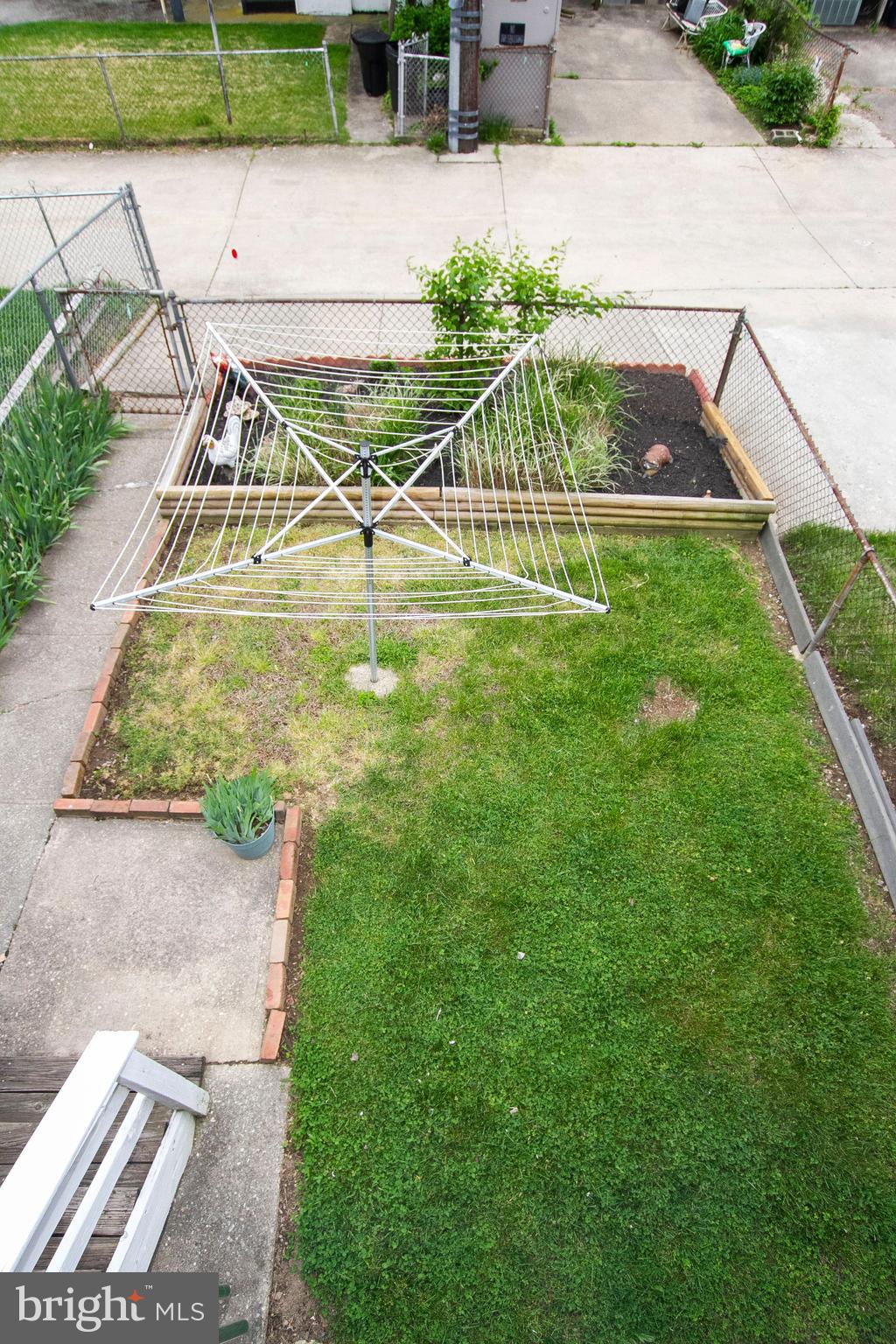1727 Pin Oak Road Baltimore, MD 21234 - Photo 26 of 26 REAR FENCED YARD!