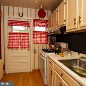 1727 Pin Oak Road Baltimore, MD 21234 - Photo 6 of 26 ADORABLE KITCHEN