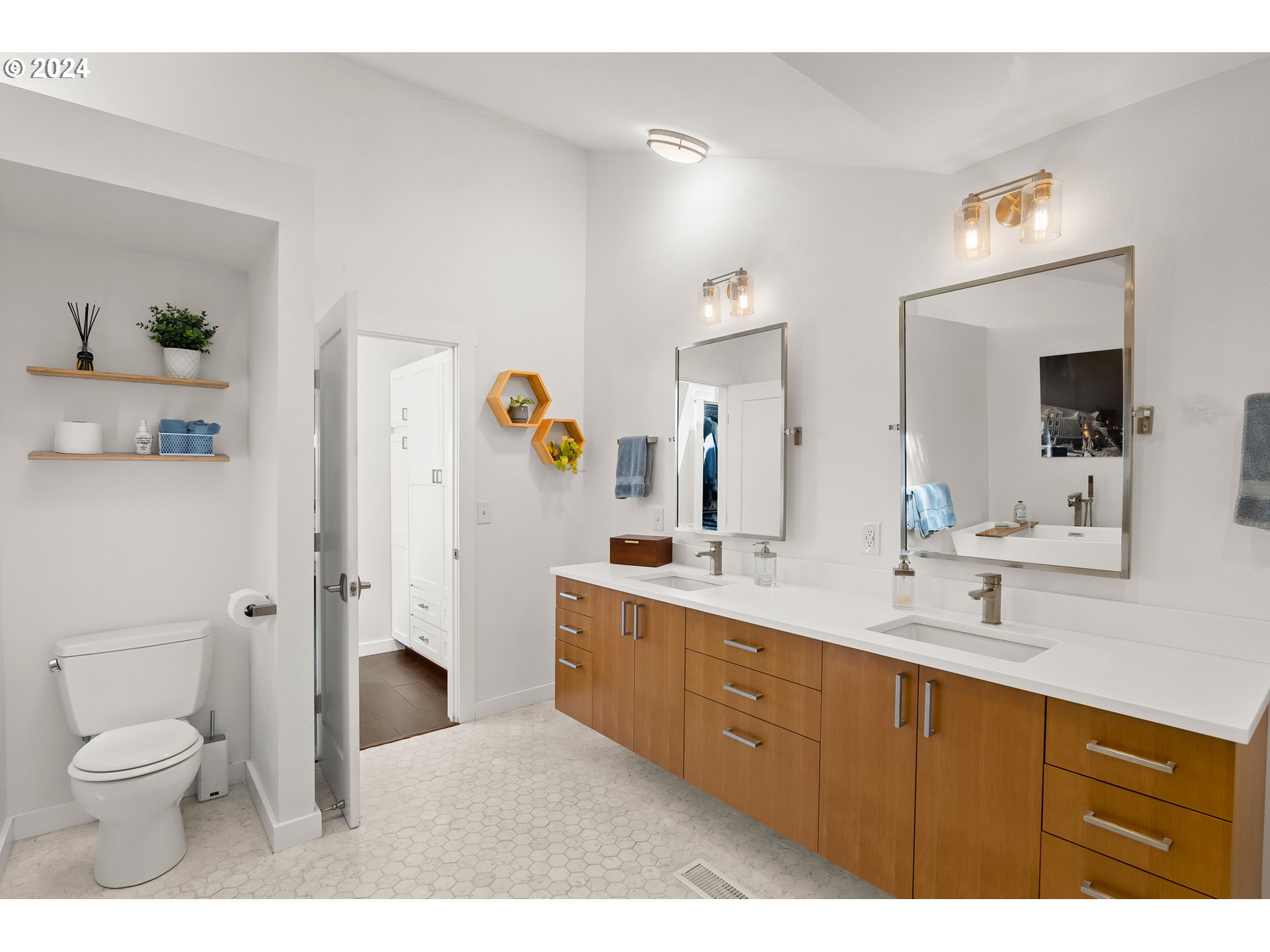 13285 Southwest Bull Mountain Road Tigard, OR 97224 - Photo 19 of 46 Gallery Image 19