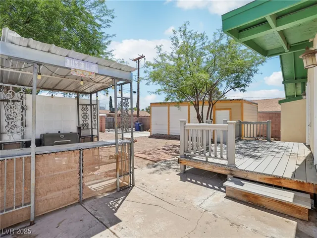 $389,000 | 663 Avenue B, Boulder City, NV 89005