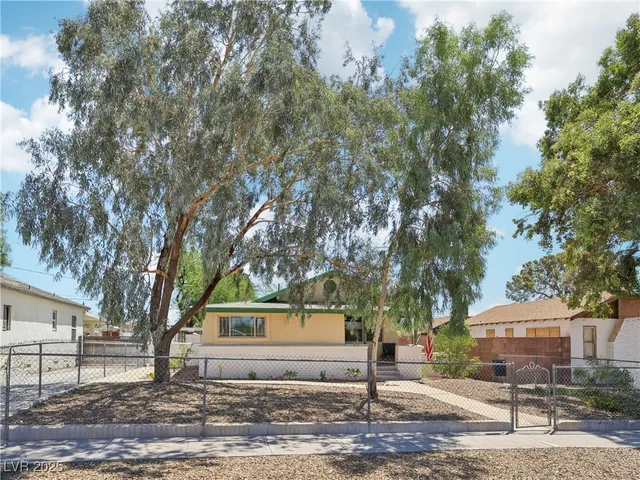 $389,000 | 663 Avenue B, Boulder City, NV 89005