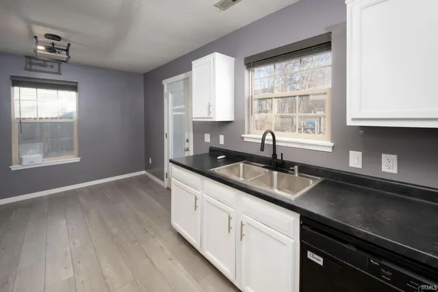 $264,900 | 122 Spring Forest Court, Fort Wayne, IN 46804