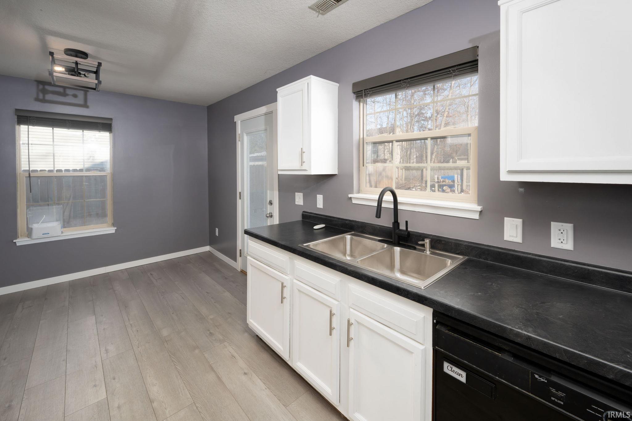 122 Spring Forest Court Fort Wayne, IN 46804 - Photo 14 of 33