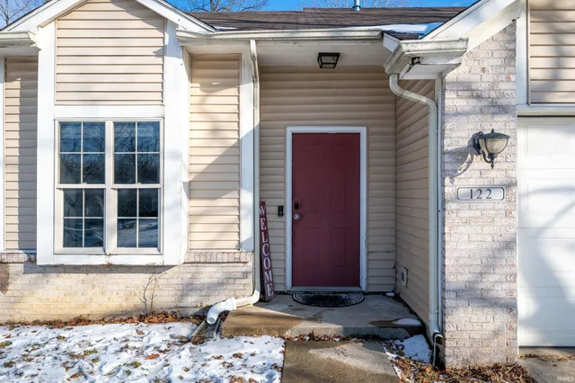$264,900 | 122 Spring Forest Court, Fort Wayne, IN 46804