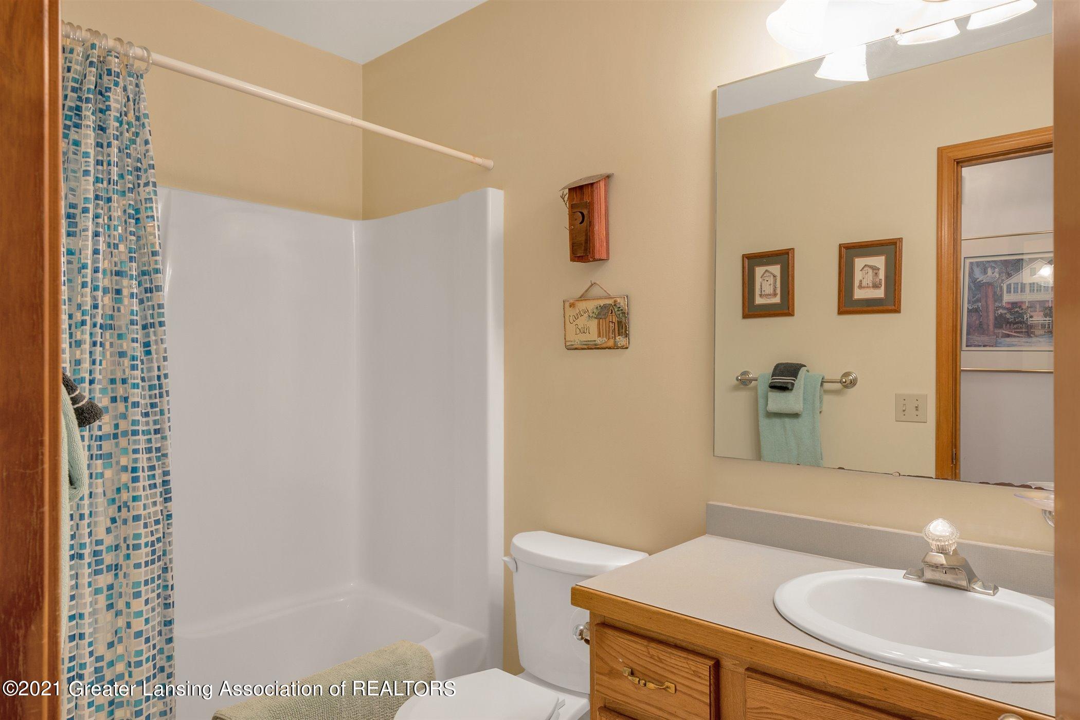 2445 South Waverly Road Eaton Rapids, MI 48827 - Photo 29 of 43 29-2445 S Waverly Rd-windowstill-realest