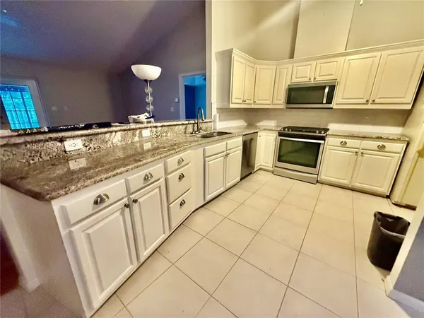 $2,350 | 2161 Southwest 41 Lane, Gainesville, FL 32608