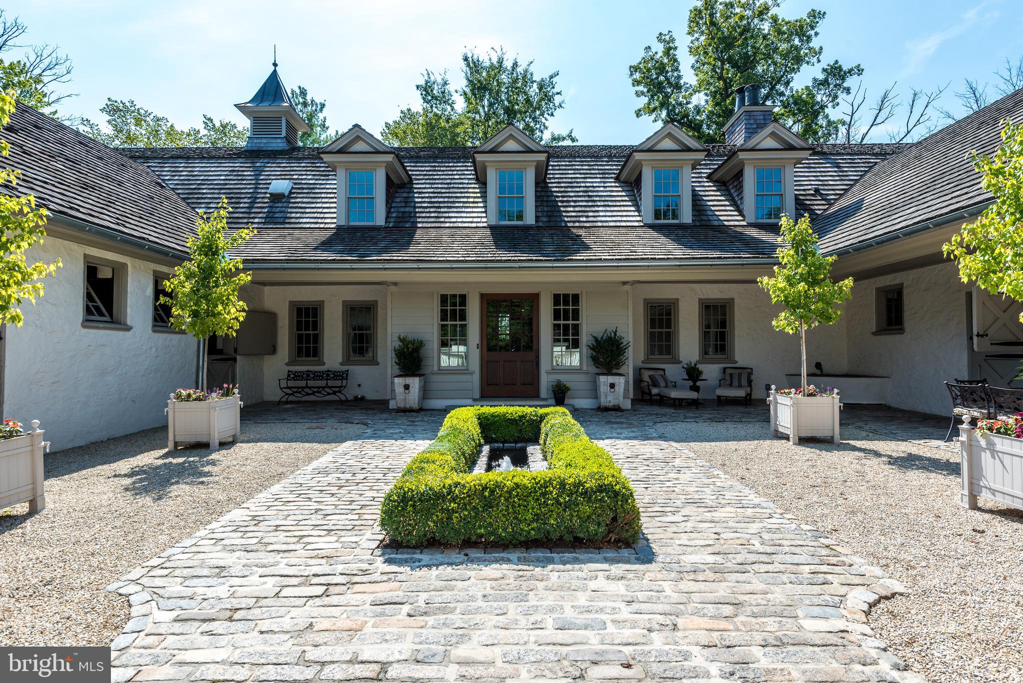1320 Gypsy Hill Road Ambler, PA 19002 - Photo 7 of 66 Courtyard with fountain