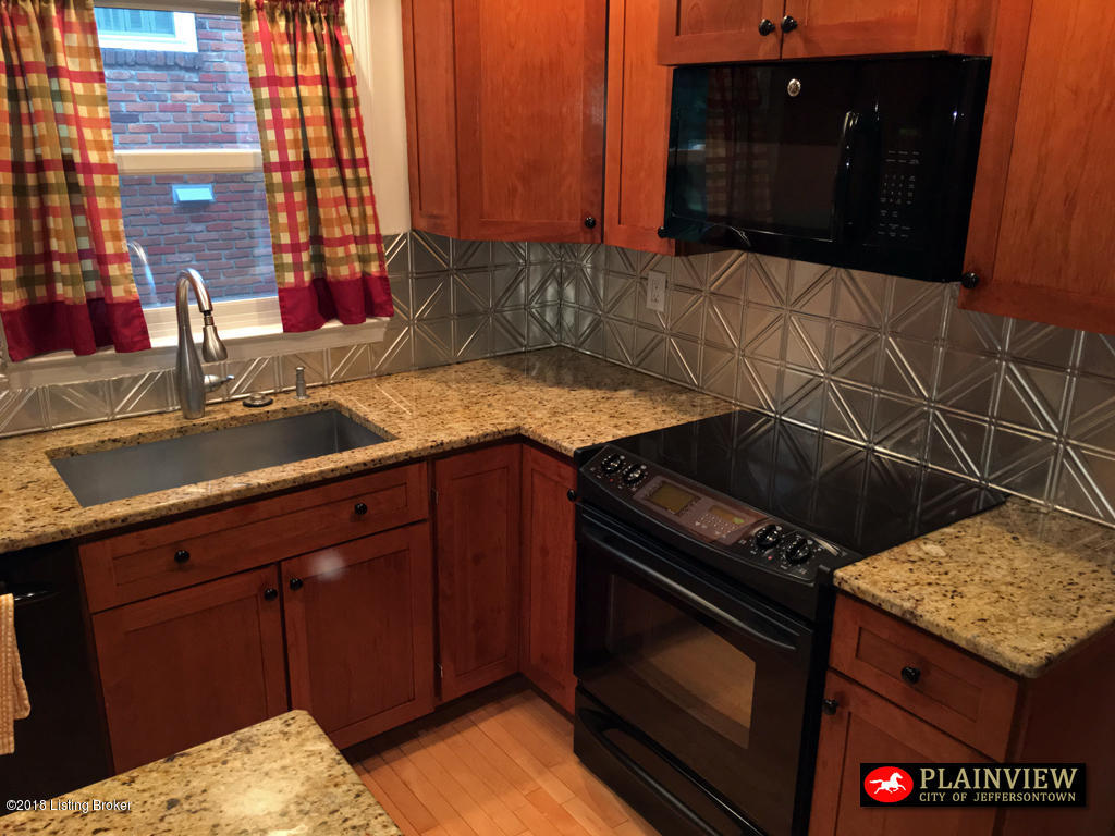 412 Moser Road Louisville, KY 40223 - Photo 17 of 42 412 Moser Rd - Kitchen_05