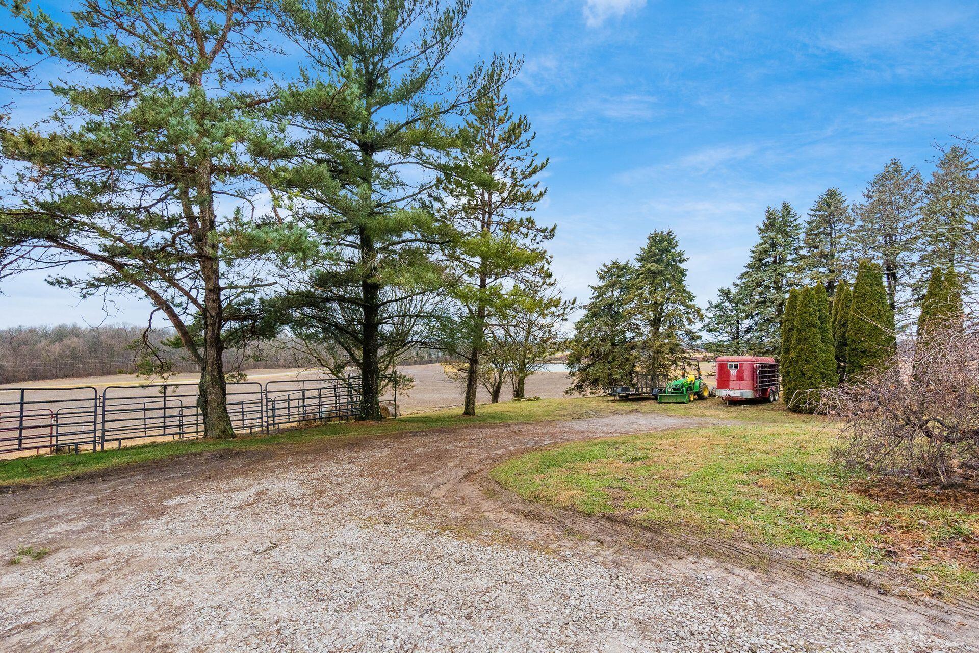 55 Betz Road Southwest Lancaster, OH 43130 - Photo 37 of 46 049_b843354eb2d_i 55 Betz 102