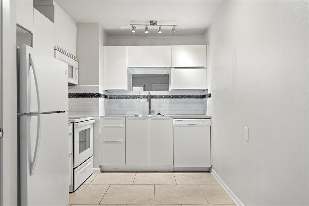 2404 Longview Street, Unit 105 Austin, TX 78705 - Photo 12 of 19