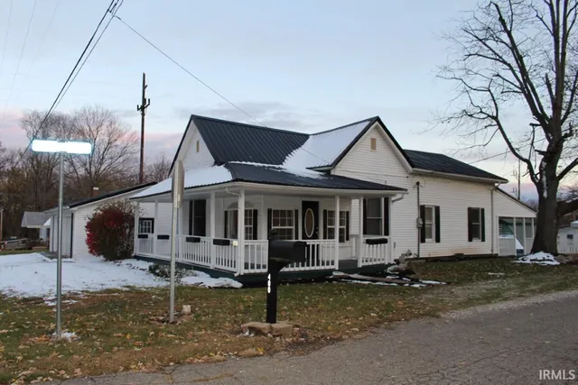$189,000 | 400 East 8th Street, Veedersburg, IN 47987