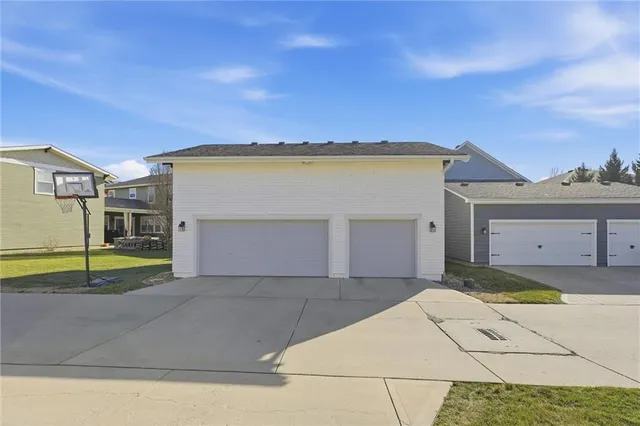 $575,000 | 3108 Southwest Pergola Park Drive, Lee's Summit, MO 64081