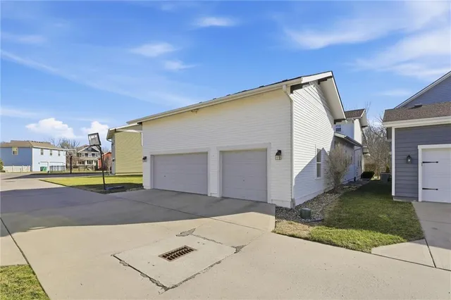 $575,000 | 3108 Southwest Pergola Park Drive, Lee's Summit, MO 64081