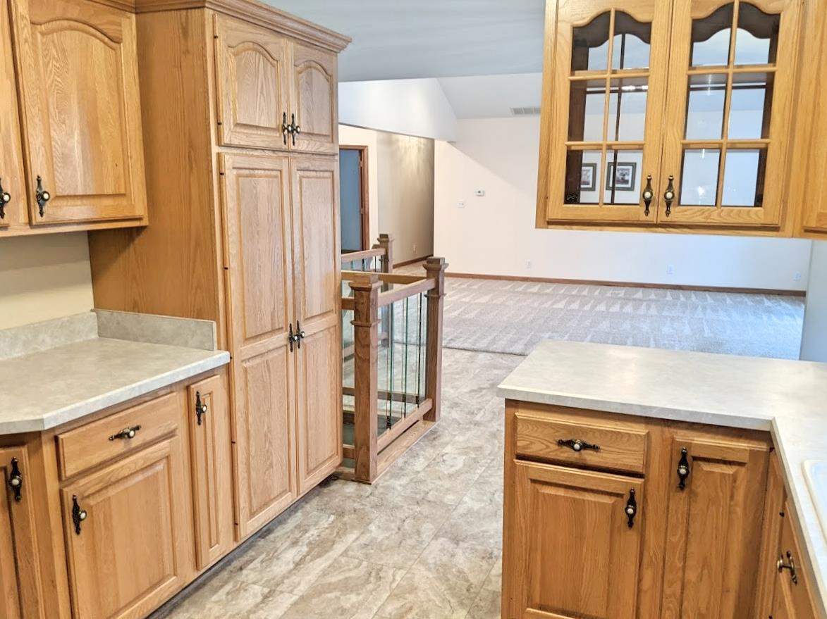 6300 Bennett Lake Road Fenton, MI 48430 - Photo 7 of 44 50050881-6.JPG