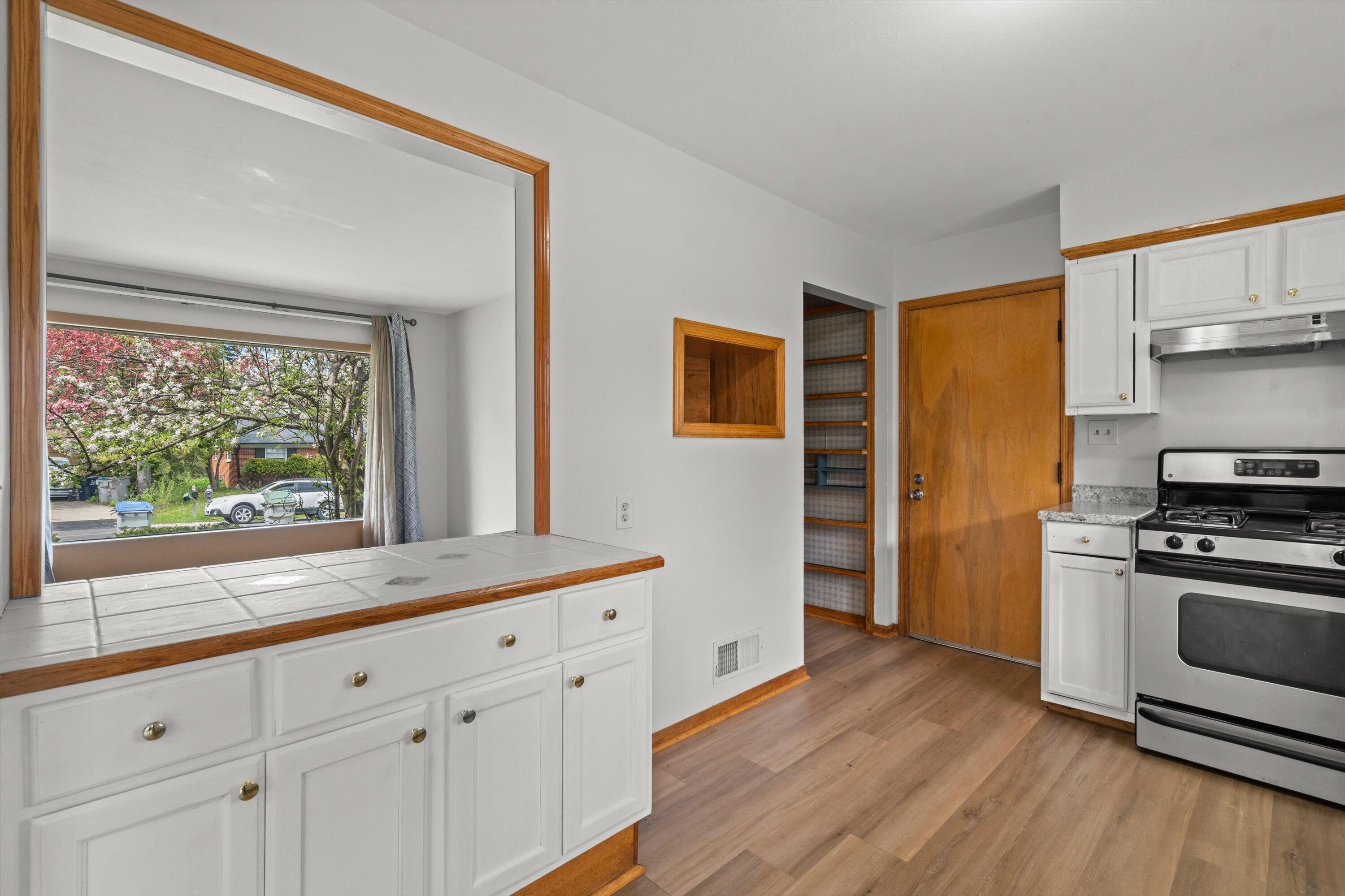 5427 West Spring Lane Milwaukee, WI 53223 - Photo 15 of 32 18-DSC03518