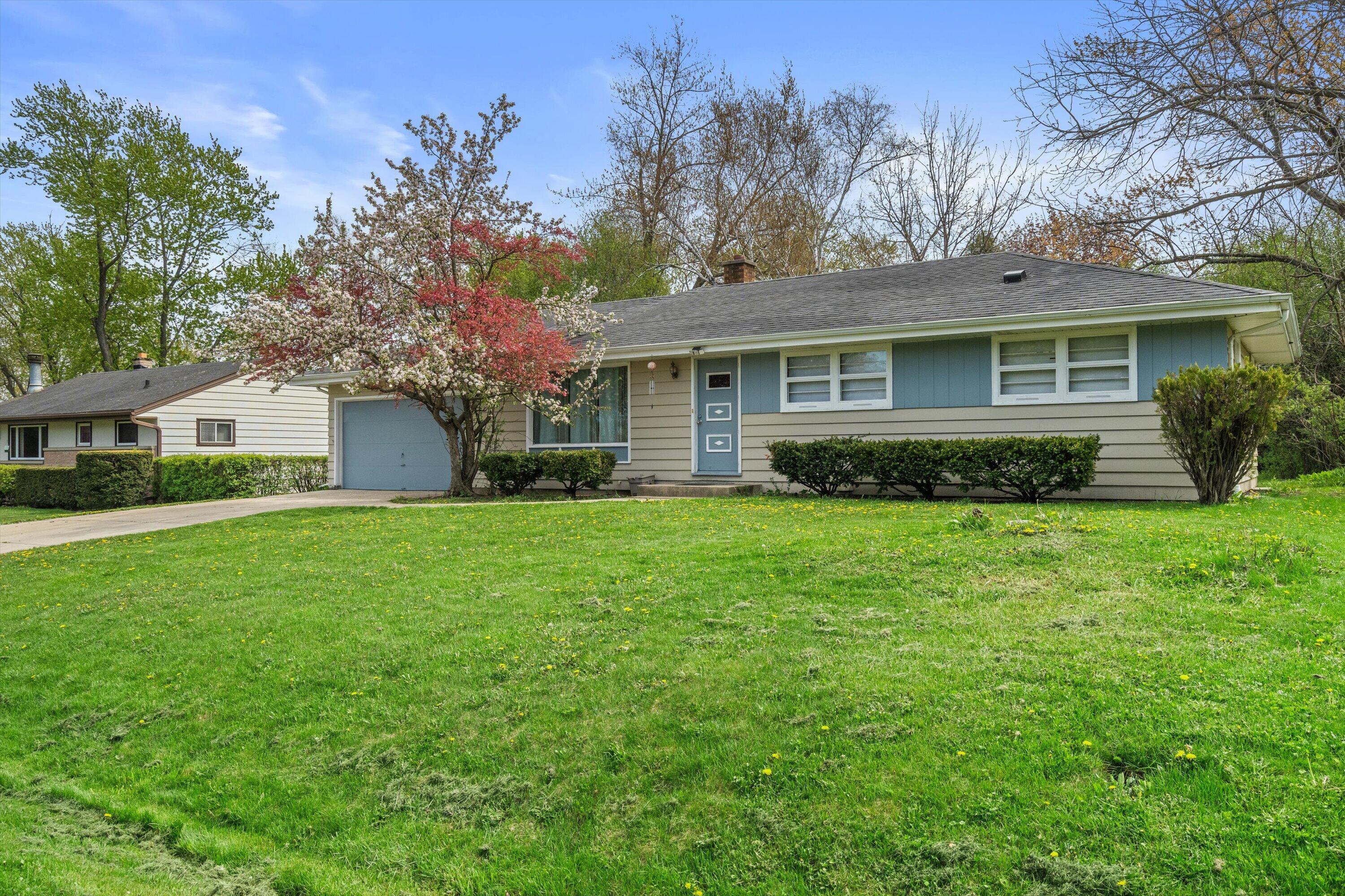 5427 West Spring Lane Milwaukee, WI 53223 - Photo 28 of 32 03-DSC03428